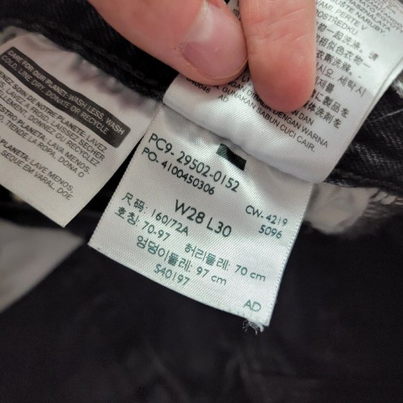 Levi's 501 Skinny in Black Stick Rigid Non-Stretch Denim Jeans Raw Hem 28x24 - Picture 4 of 4